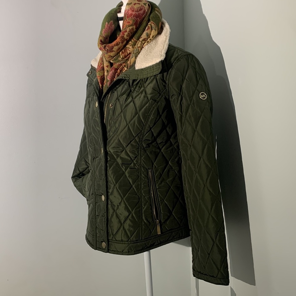 MICHAEL KORS Women's Quilted Jacket Size M. Olive Green Faux Fur Sherpa … - Picture 2 of 11